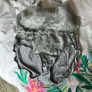 Soma lace set 36D bra Large panties